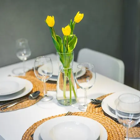 Good Things Near Center Ceglana Street & Parking - Blisko Szpitali Okulistyka Euromedic Mswia Apartment *