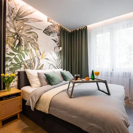 Apartment Good Things Near Center Ceglana Street & Parking - Blisko Szpitali Okulistyka Euromedic Mswia