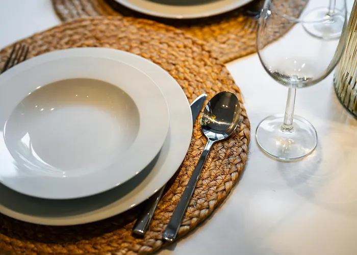 Good Things Near Center Ceglana Street & Parking - Blisko Szpitali Okulistyka Euromedic Mswia