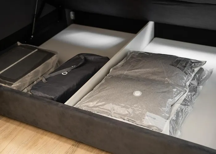 Good Things Near Center Ceglana Street & Parking - Blisko Szpitali Okulistyka Euromedic Mswia アパート