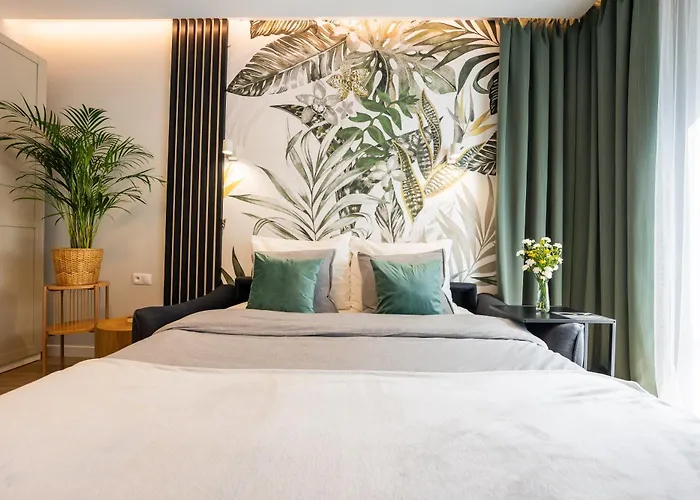 Good Things Near Center Ceglana Street & Parking - Blisko Szpitali Okulistyka Euromedic Mswia