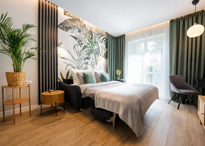 Good Things Near Center Ceglana Street & Parking - Blisko Szpitali Okulistyka Euromedic Mswia