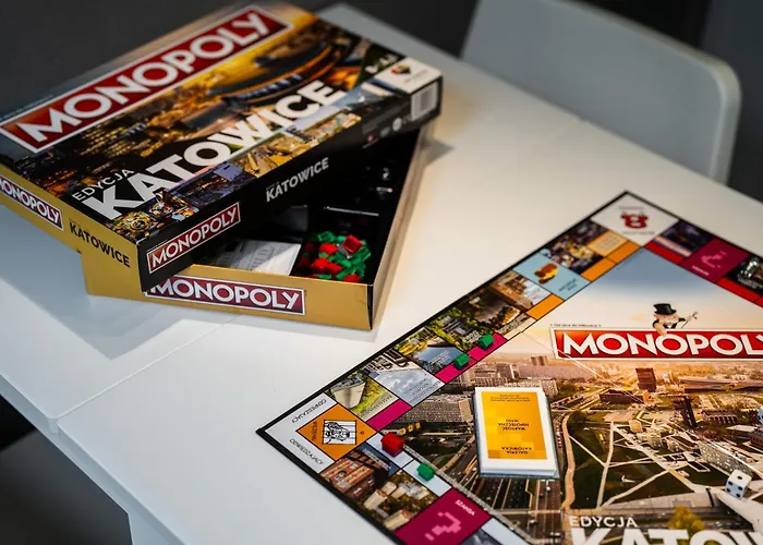 Good Things Near Center Ceglana Street & Parking - Blisko Szpitali Okulistyka Euromedic Mswia アパート *